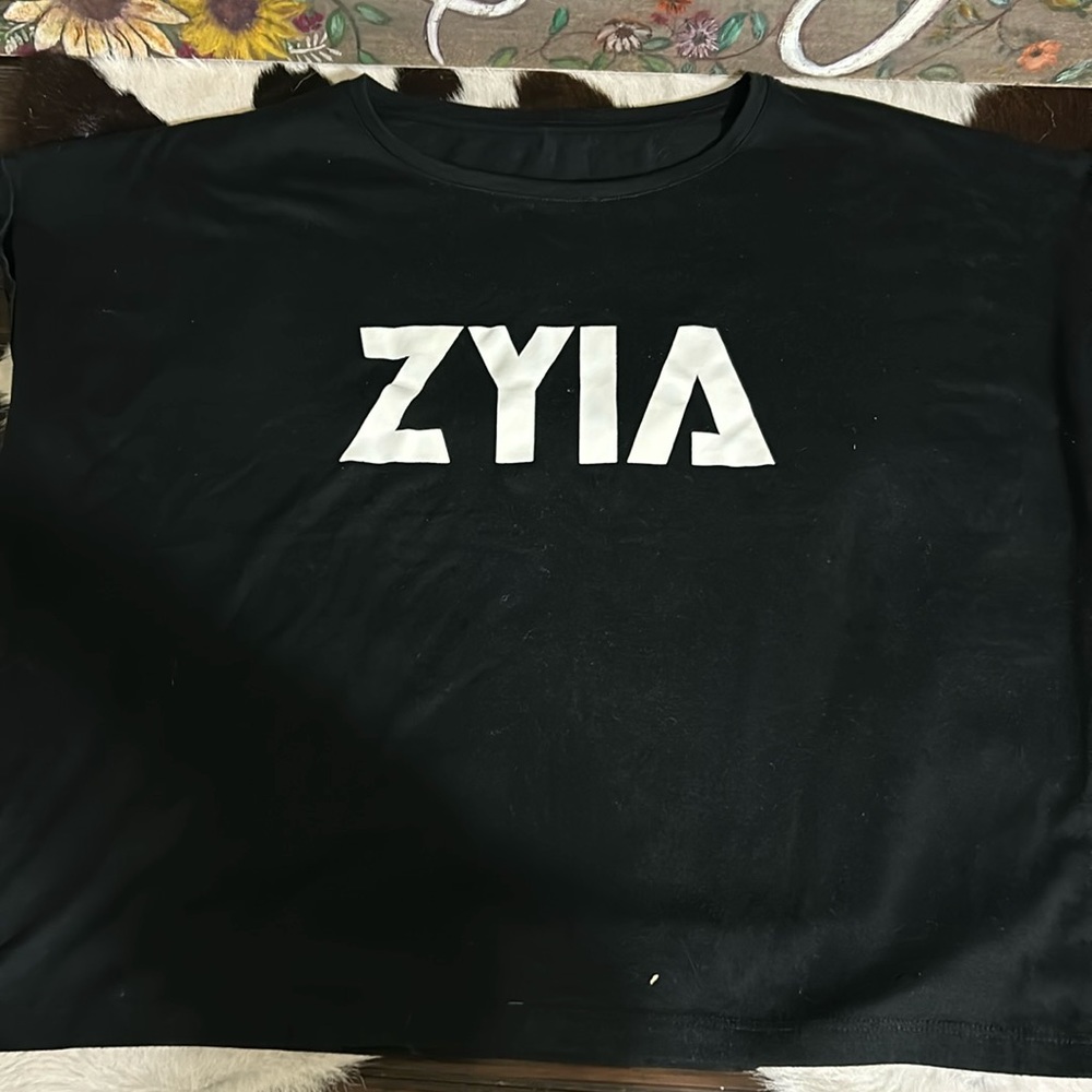 Zyia cap sleeve T-shirt crop top